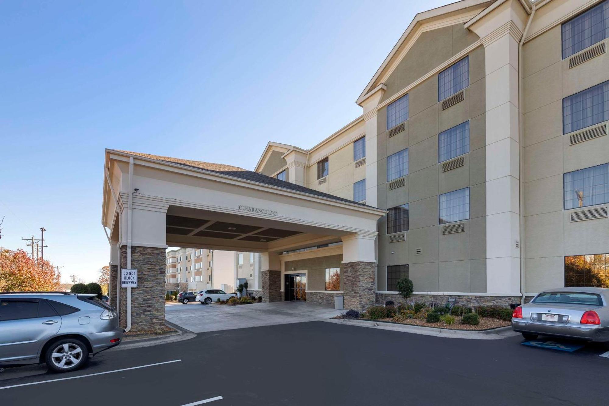 Comfort Inn & Suites North Little Rock Mccain Mall Екстер'єр фото