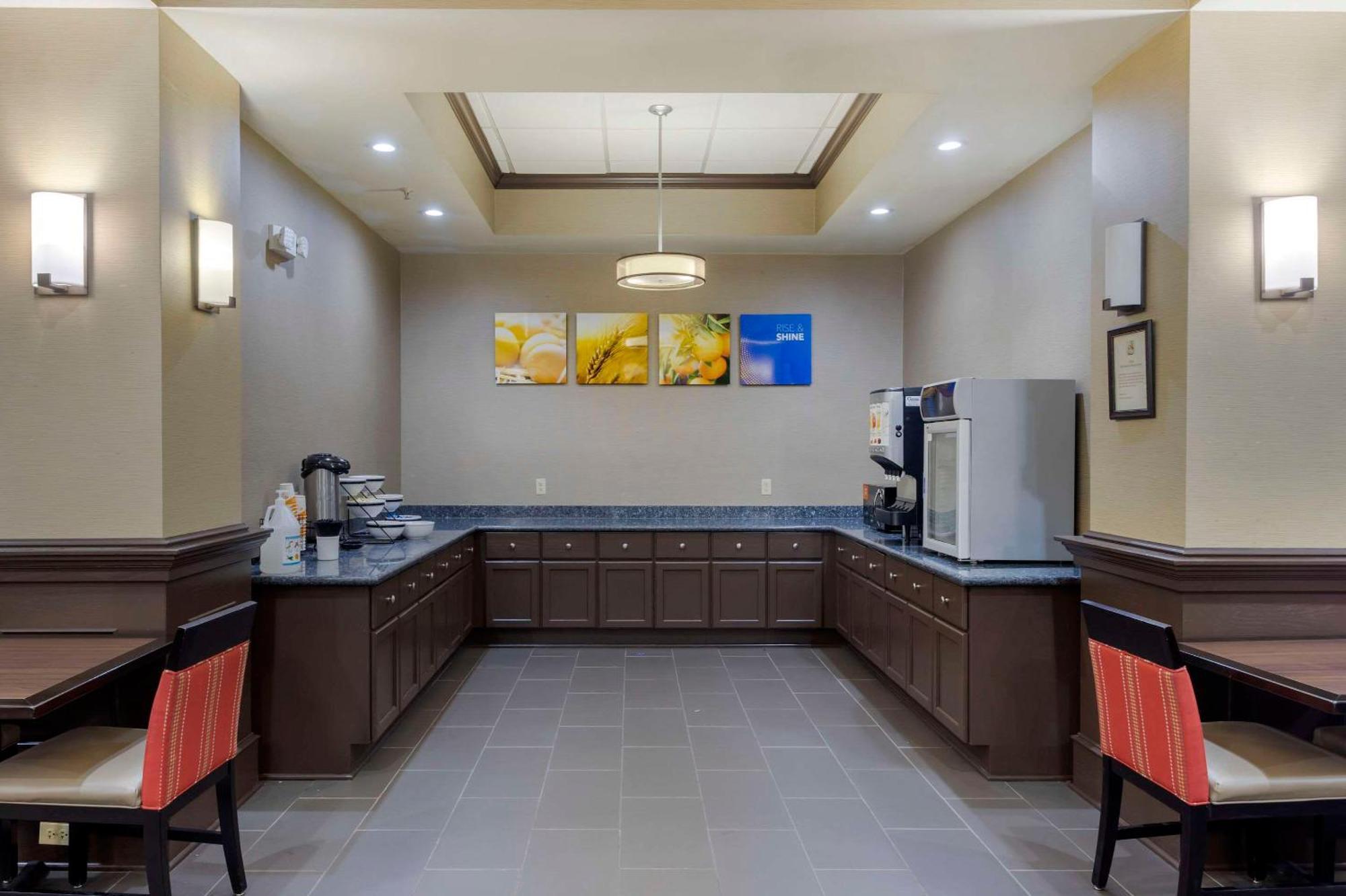 Comfort Inn & Suites North Little Rock Mccain Mall Екстер'єр фото